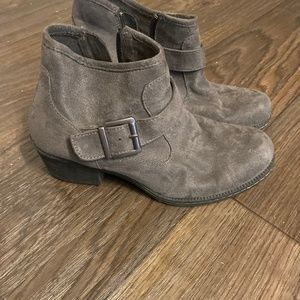 B.O.C silver anckle boots - like new